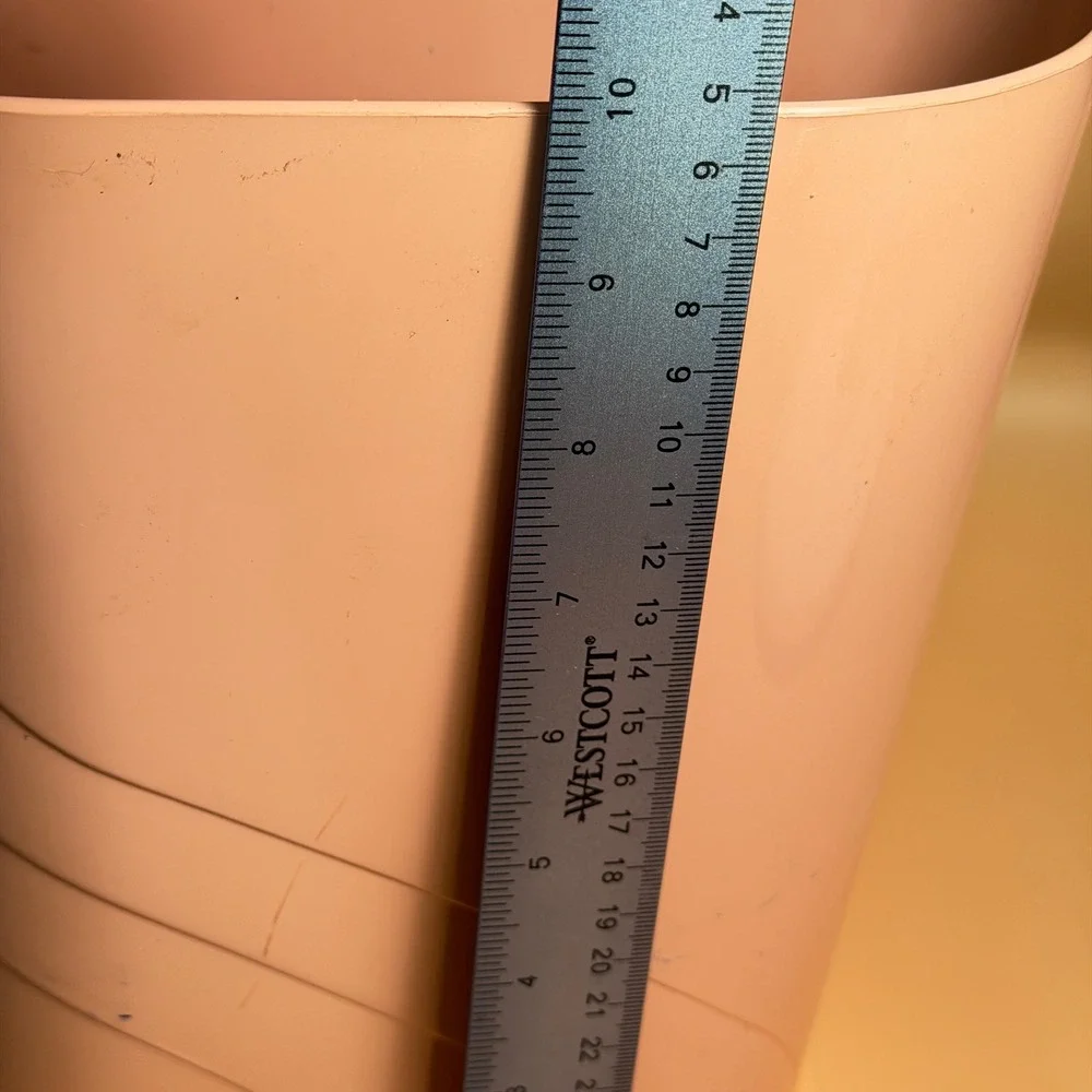 Rubbermaid vintage wastebasket